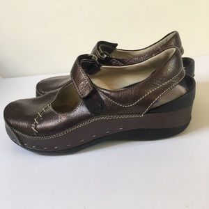 Wolkies Velcro Mary Janes Size 38. Mary Janes bronze